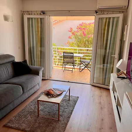 Detente A Juan Les Pins 2 Pieces Climatisee A 500m Des Plages *